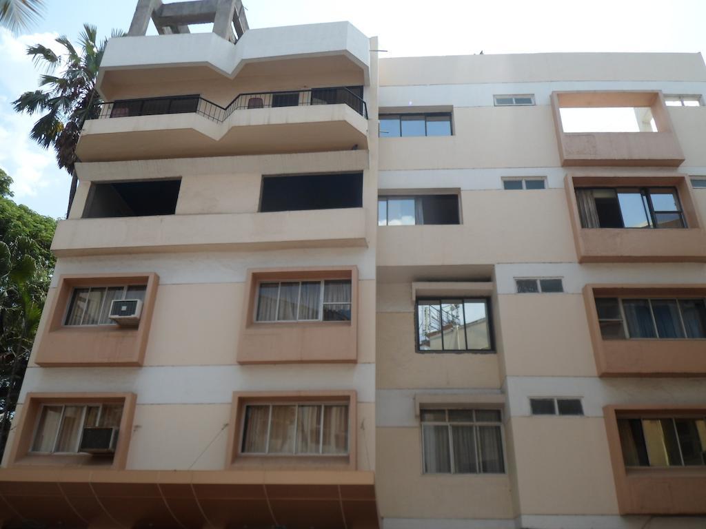 Hotel Vaishali Nászik Kültér fotó