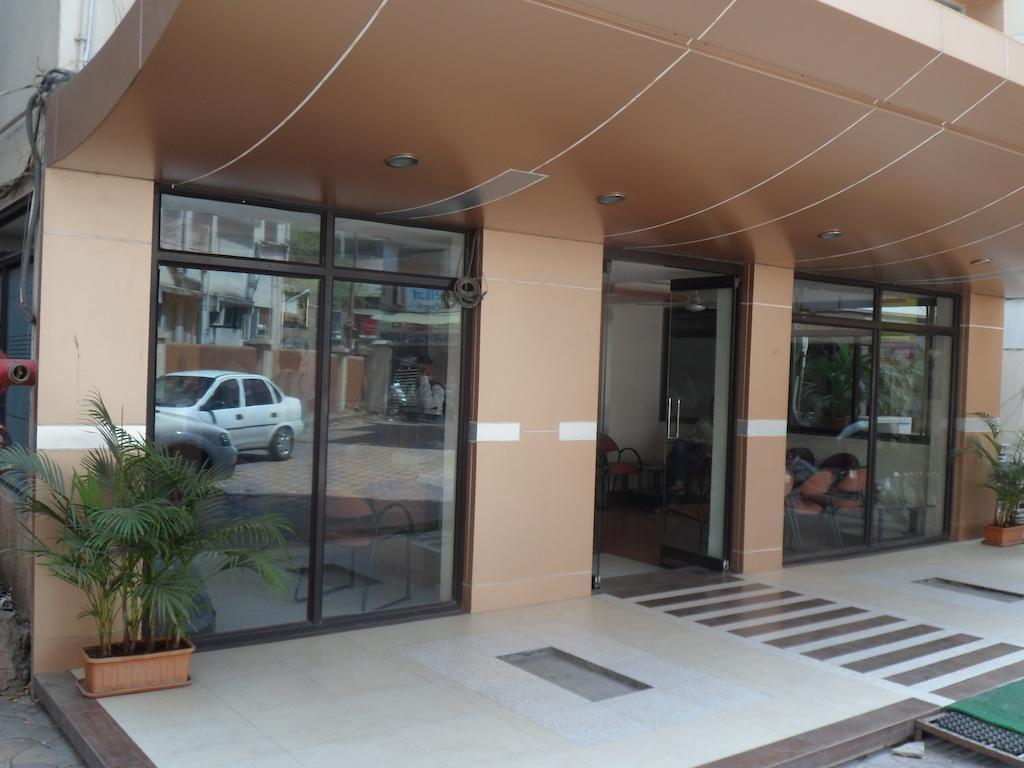 Hotel Vaishali Nászik Kültér fotó